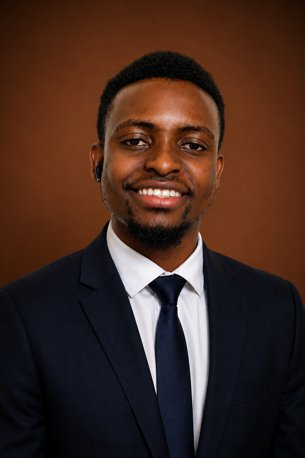 Foto de Edgar Aracnídio sorrindo